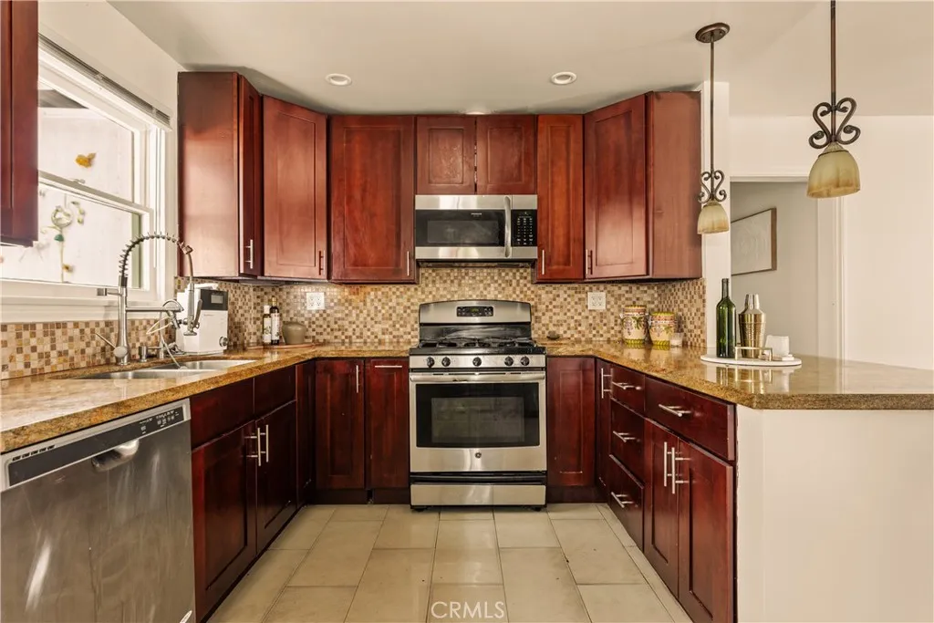 7314 Summitrose Street, Tujunga, California 91042 home-pic-7